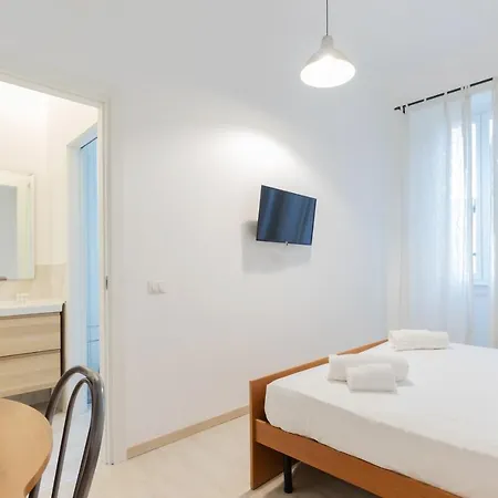 Joivy Minimalistic Flat Near The Centre Apartman *